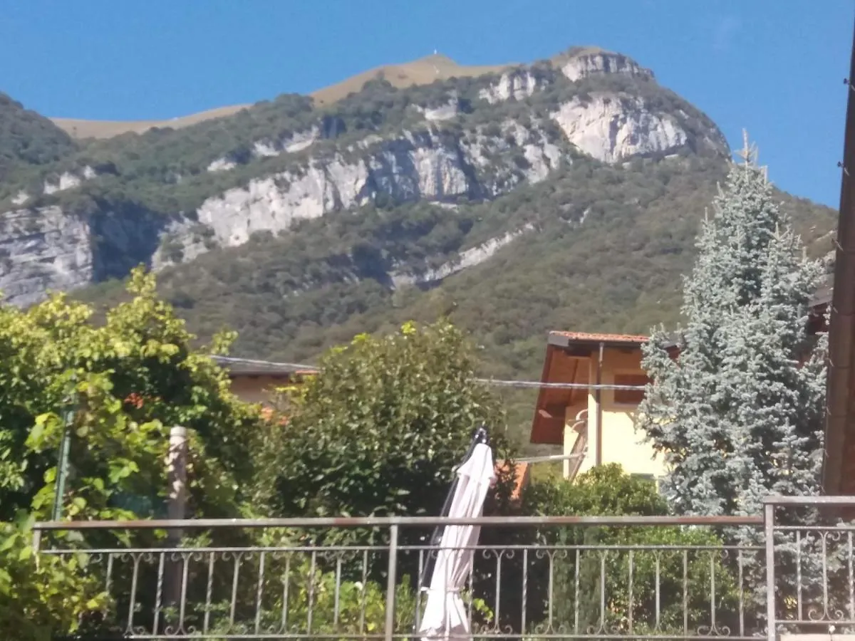 Apartment Casa Intignano - Appartamento Con Terrazzo Vista Lago Tremezzo Italy