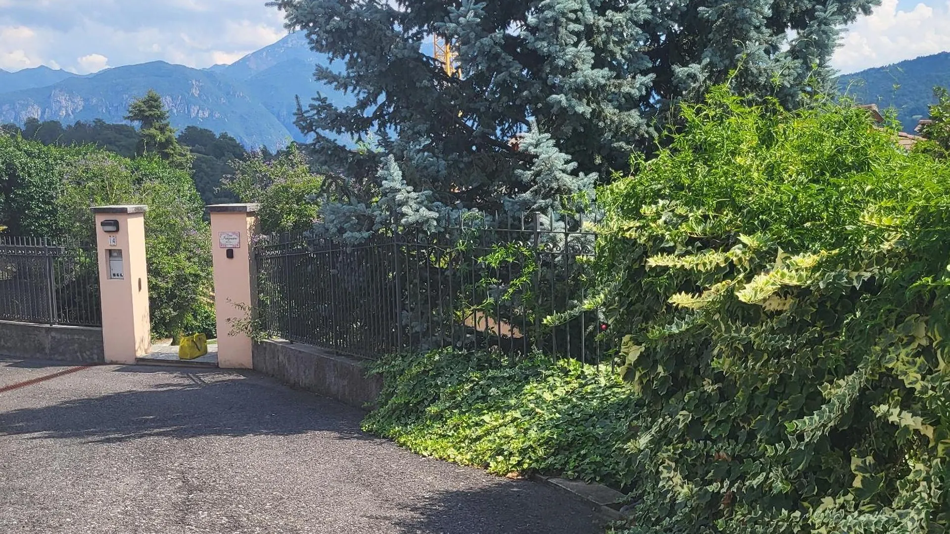 Casa Intignano - Appartamento Con Terrazzo Vista Lago Tremezzo 0*,  Italy