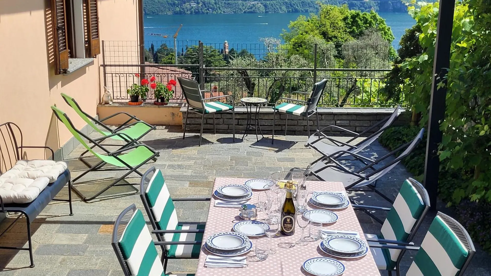 Apartment Casa Intignano - Appartamento Con Terrazzo Vista Lago Tremezzo