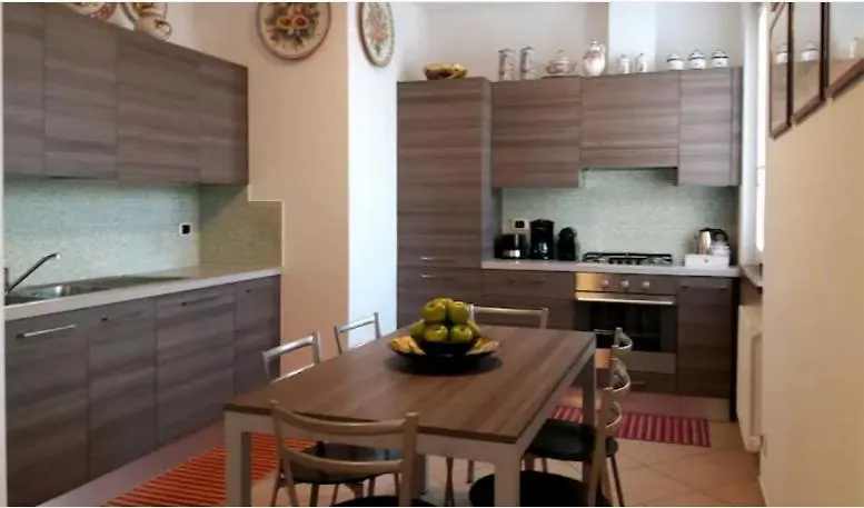 شقة Casa Intignano - Appartamento Con Terrazzo Vista Lago تريميتْسّو